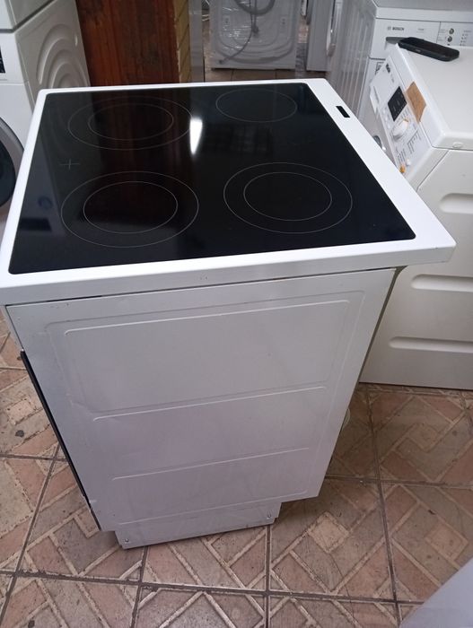 Свободно стояща печка с керамичен плот VOSS  2 години Гаранция!