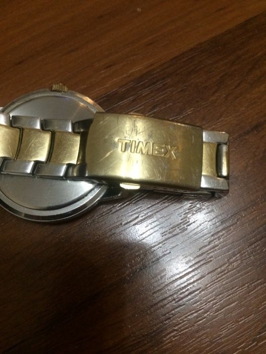 Продавам мъжки часовник TIMEX