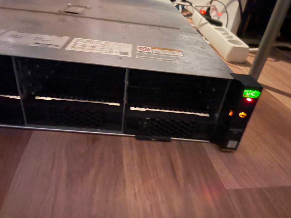 Server Huawei H2288H 03 12 bays 3.5" 2x2680V4 128GB DDR4