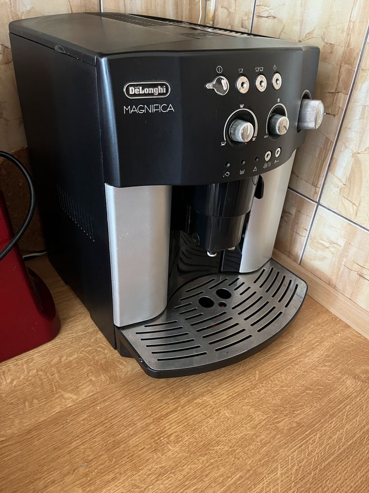 Expresor cafea delonghi magnifica