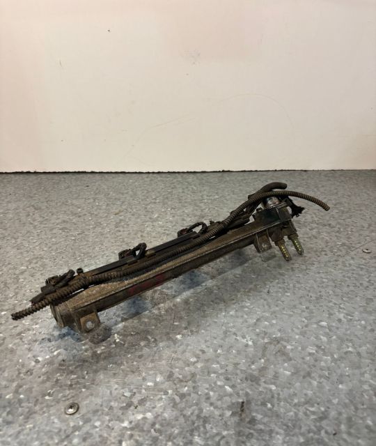 Rampa injectoare Volkswagen VW Golf a 4-a generatie