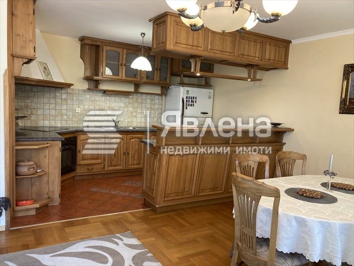 Тристаен луксозен в Центъра