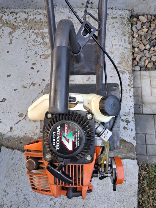 Vând motocultor honda pe benzină 4 timpi