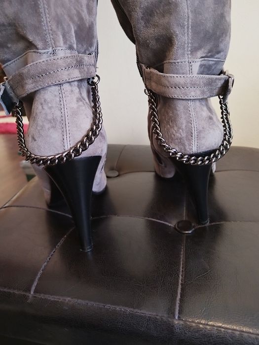 Cizme din piele întoarsă 40