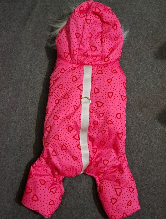 13лв. До 5 кг кученце. Пише L размер, но по скоро е XS.
Чисто ново е я