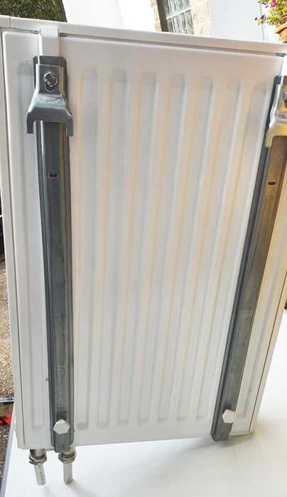 3 calorifere germane recent aduse,  otel, inclusiv suporti, impecabile