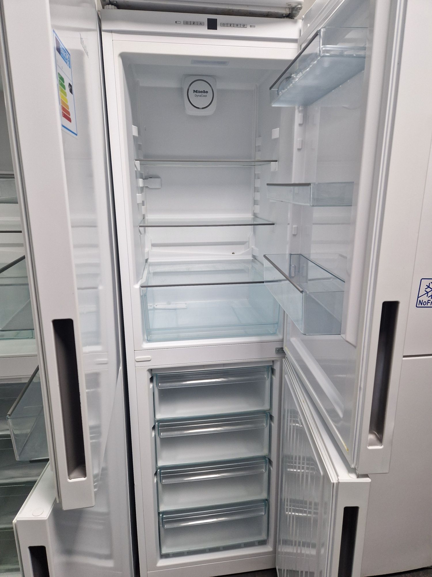 Хладилник с фризер Miele А++ No frost 380 литра