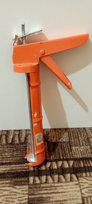 Пистолет для силикона