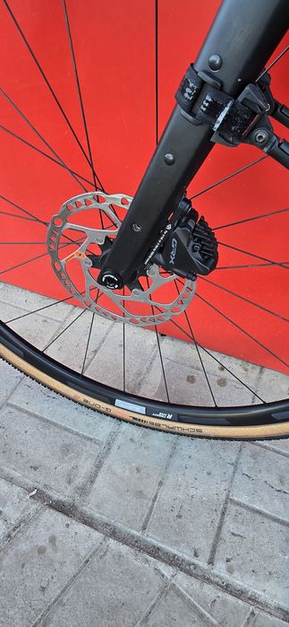 Rose Back Road Gravel 28ц. 2х10 М разм. Перфектен.