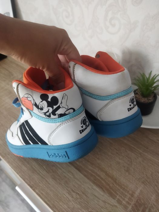 Bascheti Zara mărimea 31