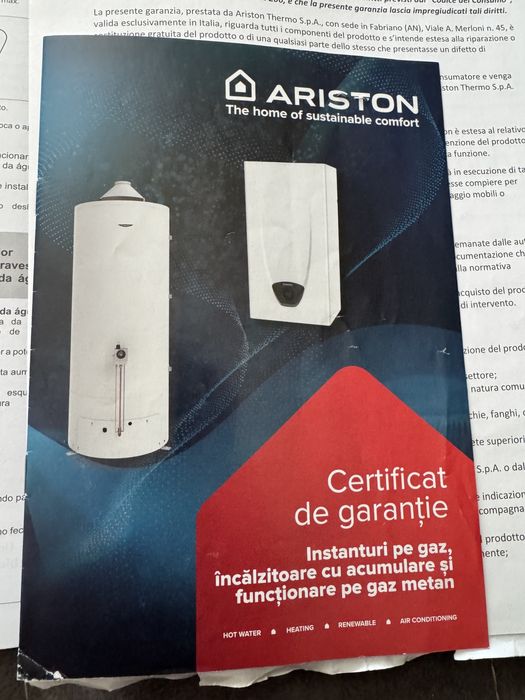 Instant Ariston pe gaz.