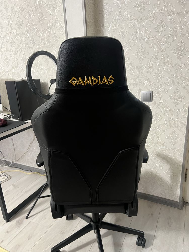 Игровое кресло Gamdias