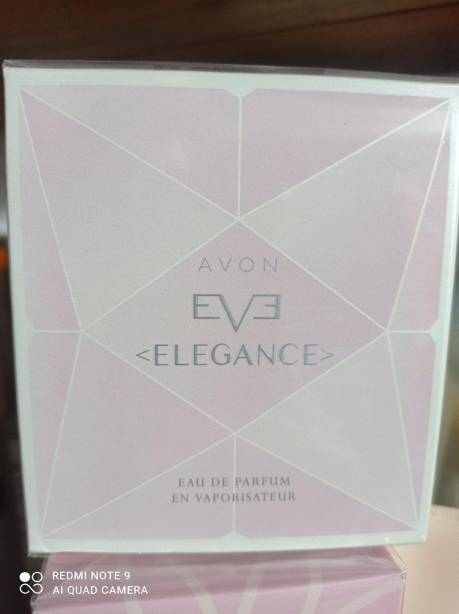 Нови аромати на Avon
