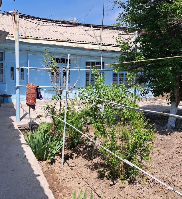 Uy sotiladi Bektemir tumani 6 sotix 7 hona