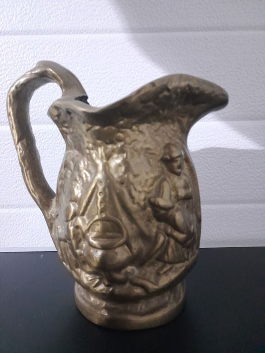 Bronz masiv,  carafă veche din bronz masiv,  3,3 kg