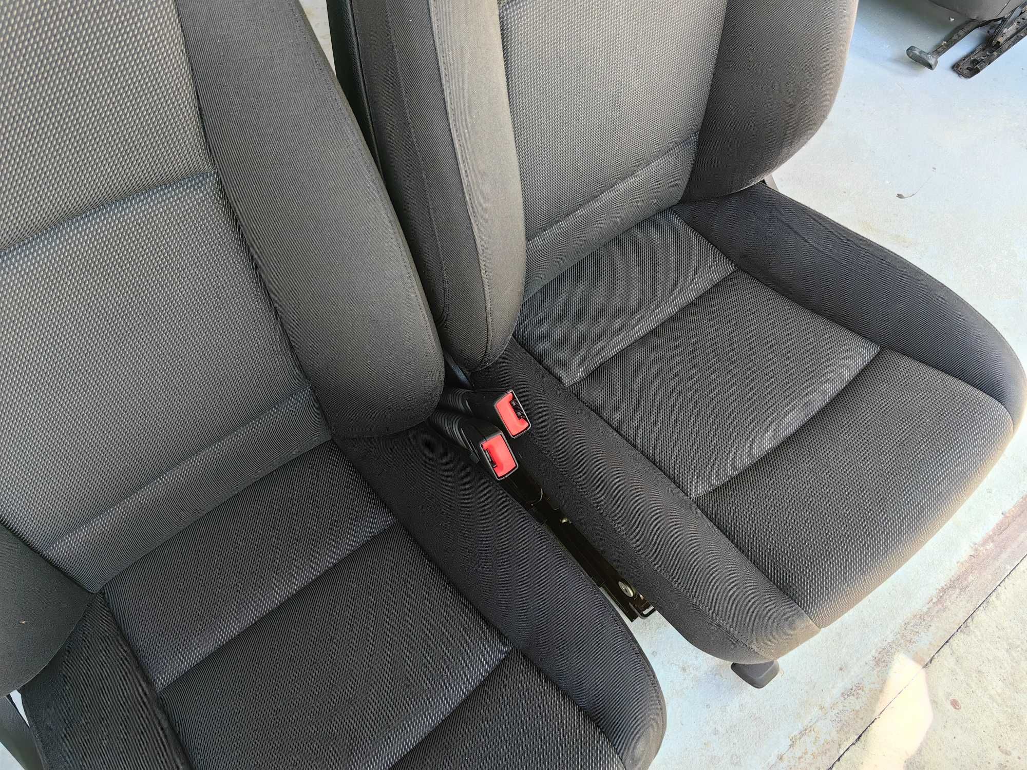 Scaune / Interior BMW F10 / F11 LCI cu montaj Logan Sandero Duster