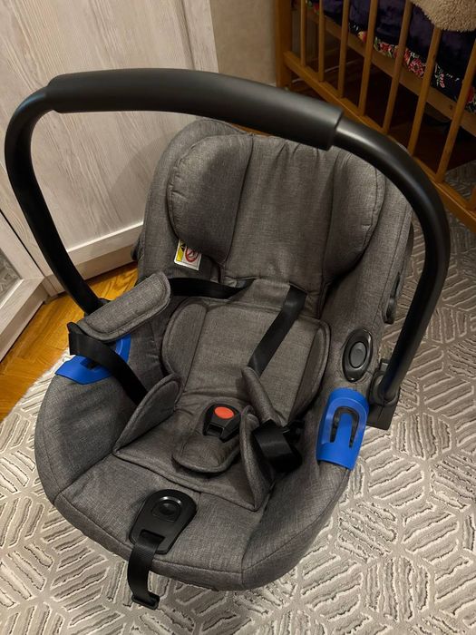 Детска автолюлька