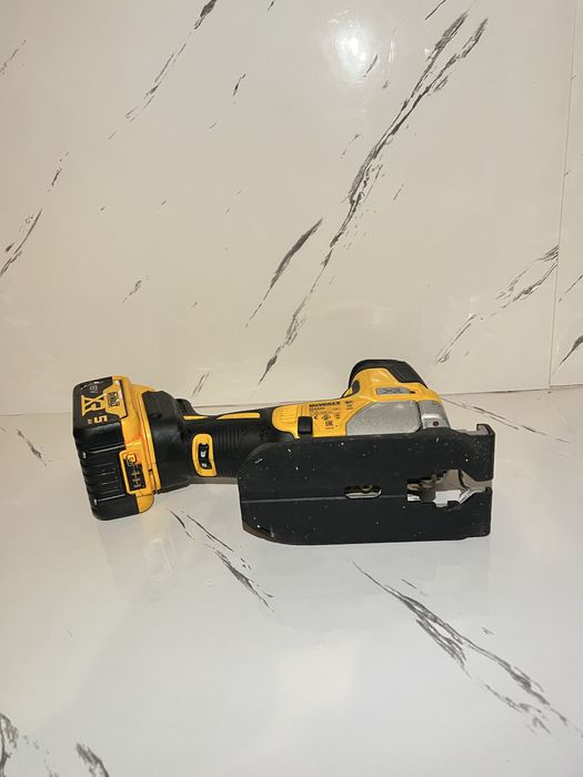 Fierastrau Pendular DeWALT DCS335 Soricel