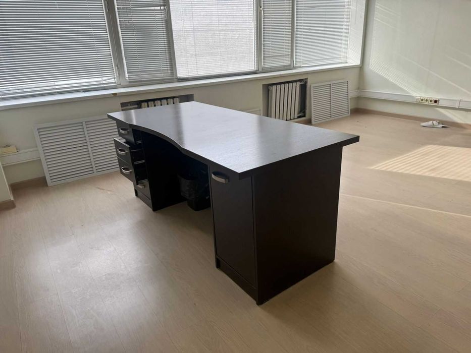 Директорский стол в комплекте