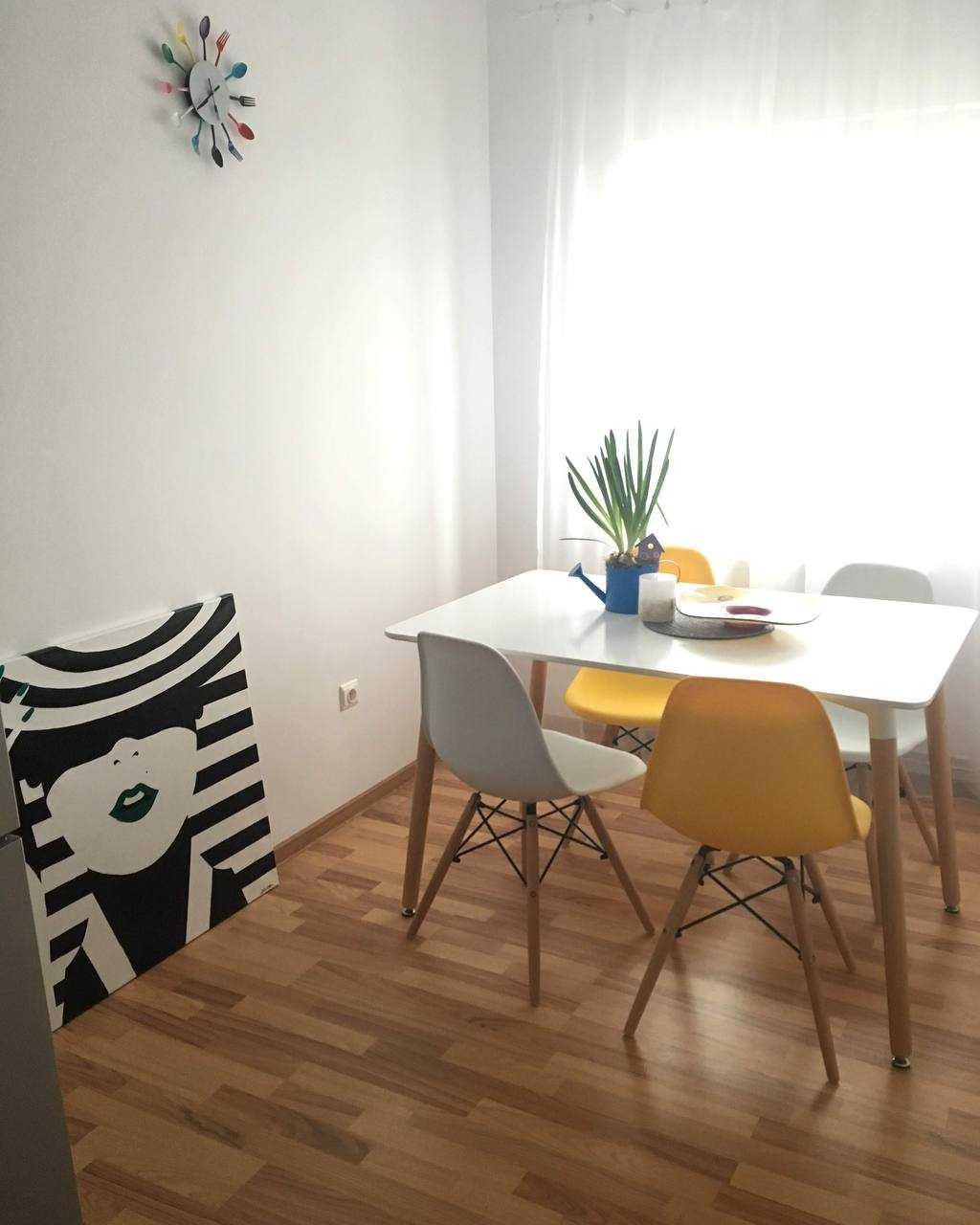 Vand apartament cu 3 camere (mansarda) zona Girocului str Pepinierei