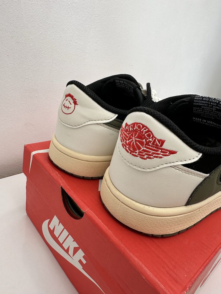 Travis Scott x Air Jordan 1 Low Oliv (42,5) Маратонки