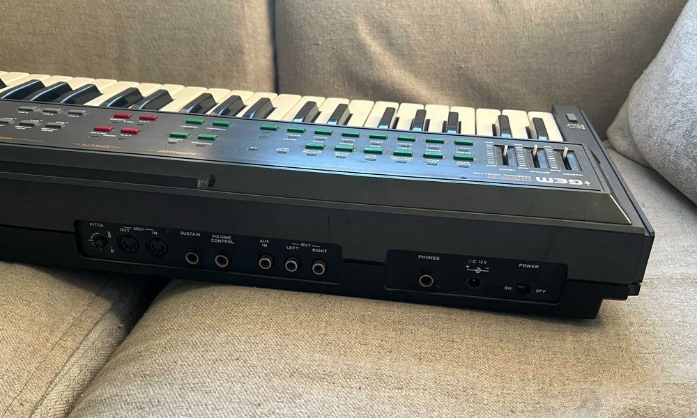 Orga GEM DSK-8 arranger 61 clape – defectă, fără alimentare