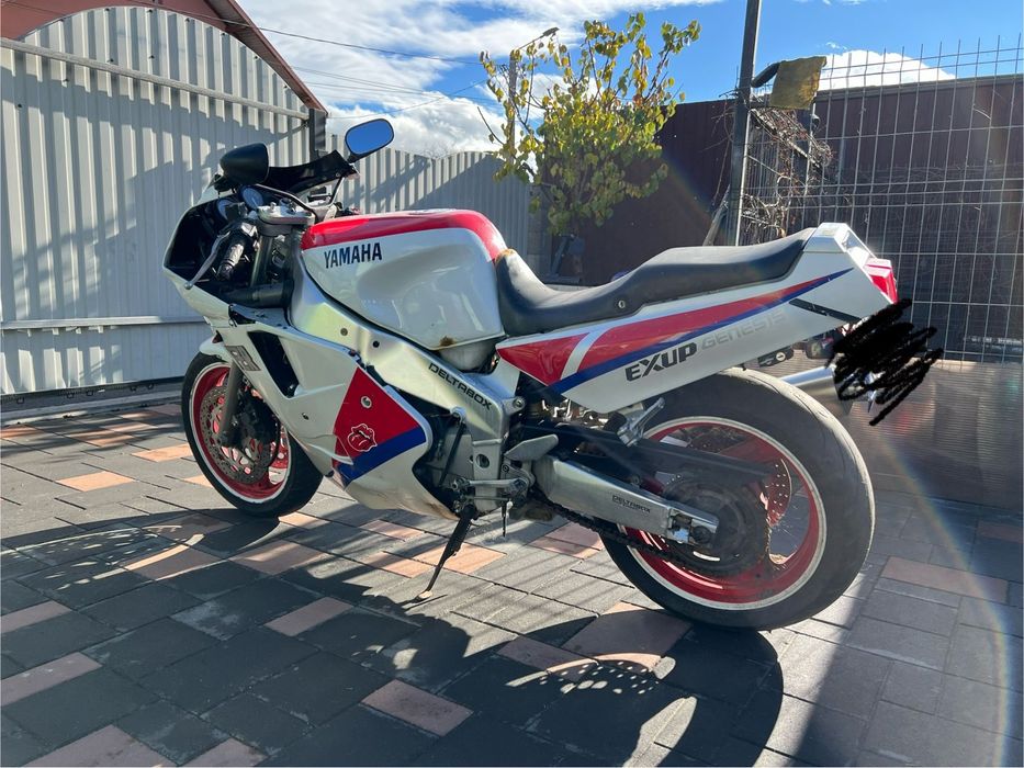 Yamaha FZR 1000  exup deltabox