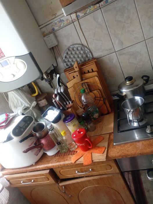 Mobila de bucătărie din lemn masiv