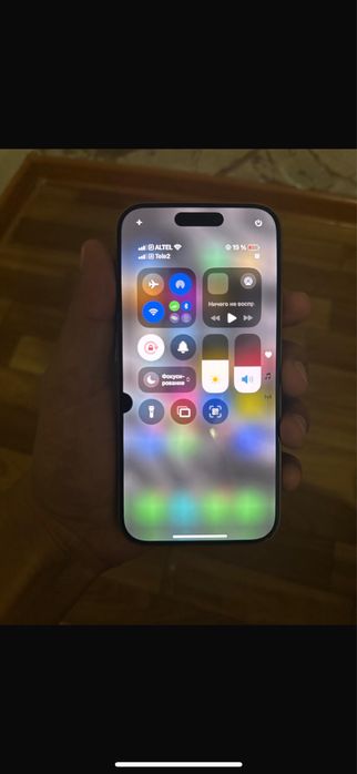 Продам 15 про 256 памяти есть пятно