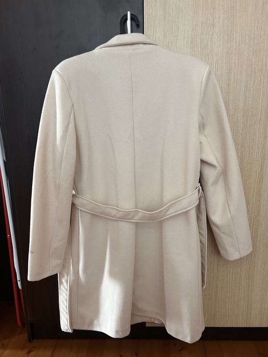 Дамско бежаво палто