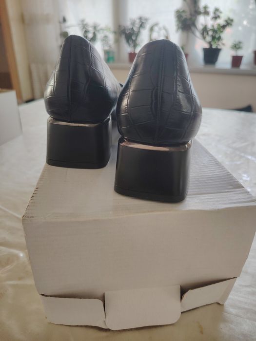 Pas poshnali tufli sotiladi