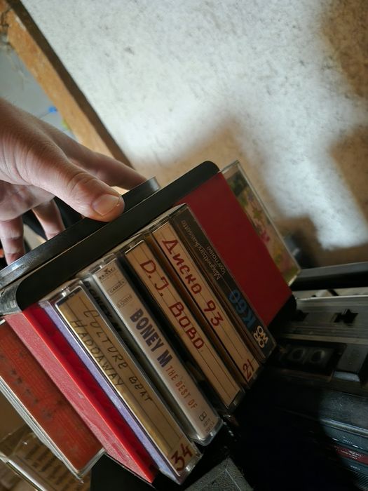 Радио Hitachi работи