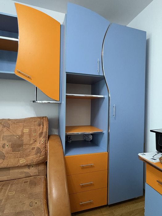 Vand mobila de dormitor, 3500 negociabil