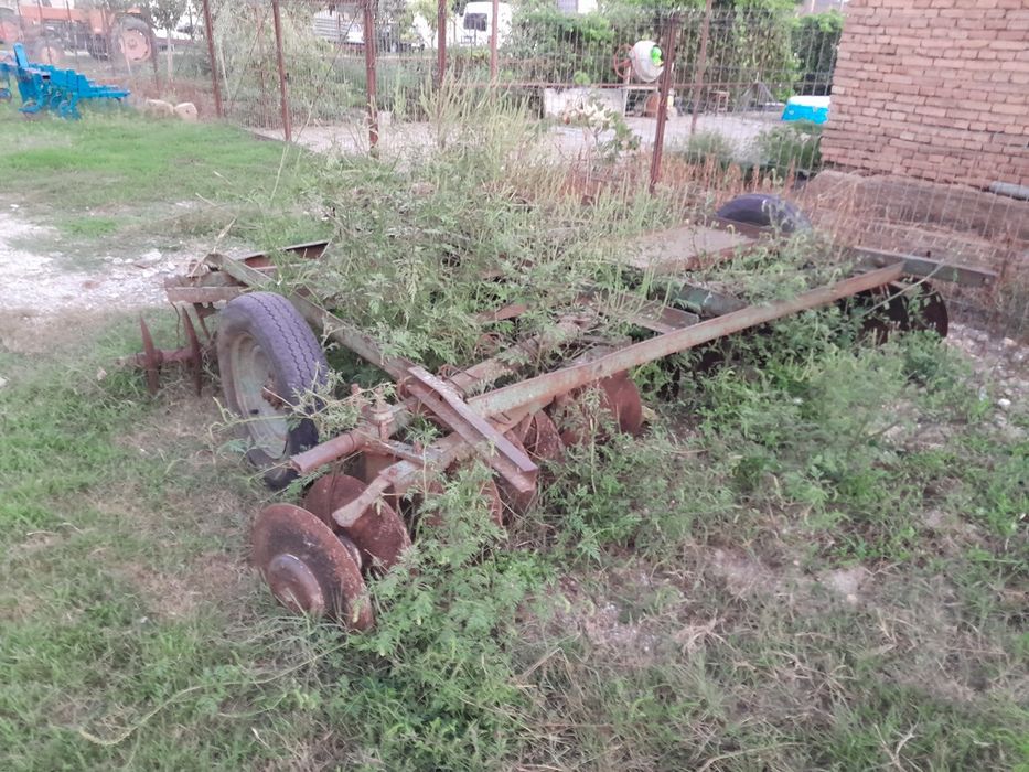 Disc agricol cadru pe corniere talere bune