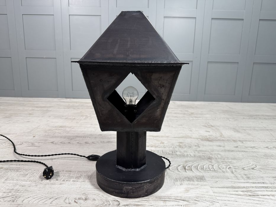 Метална настолна лампа Handmade Д1084