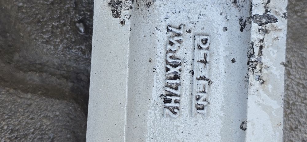 Jeante de R17 de vanzare