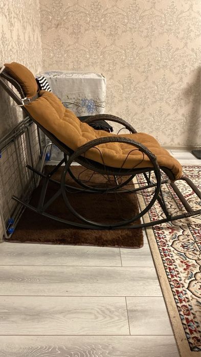 продам коесло качалку новую