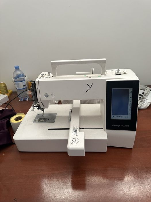 Вышивальная швейная машинка