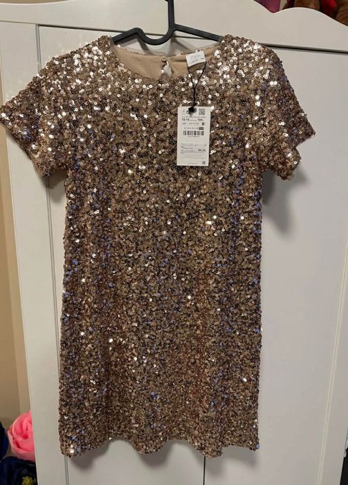 Нова рокля с пайети Zara