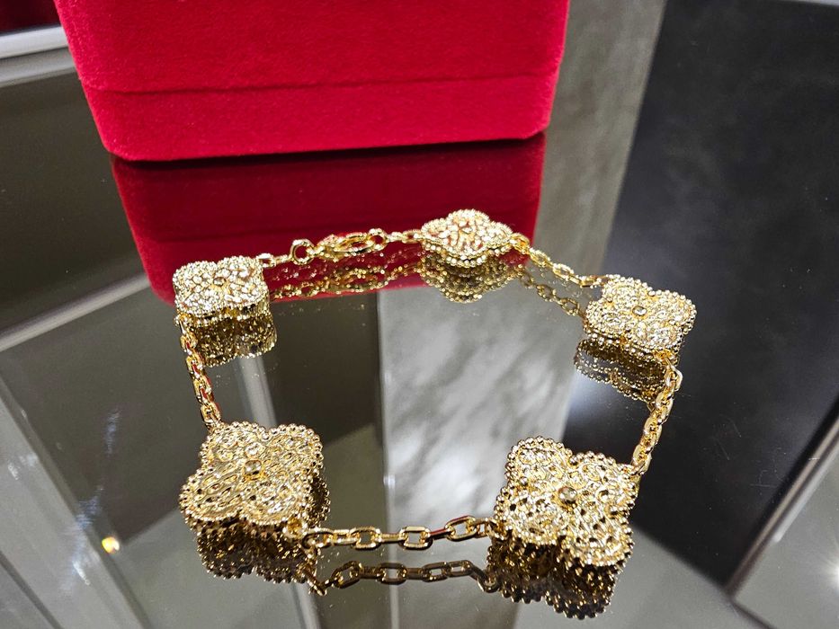 Van Cleef & Arpels VCA Gold 5 Motifs Vintage Alhambra Дамска Гривна
