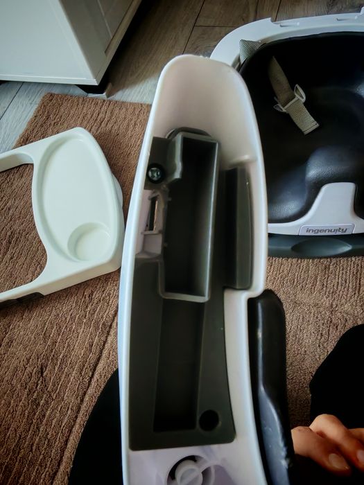 Vând scaun Ingenuity bebe