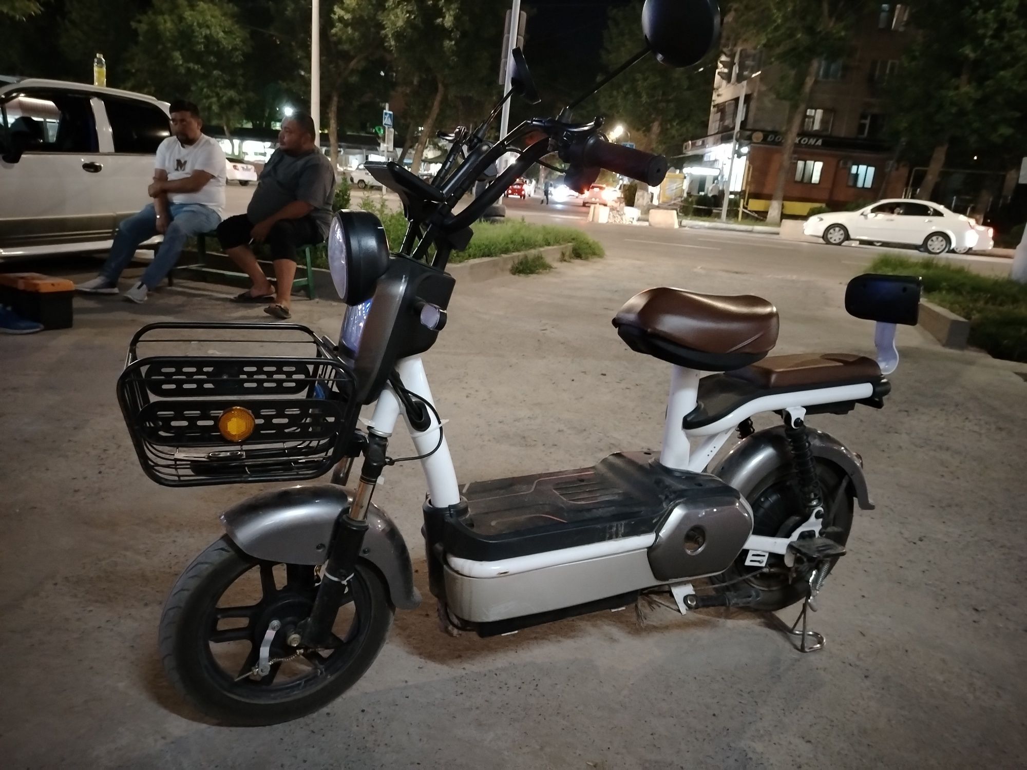 Skuter IBike elektra