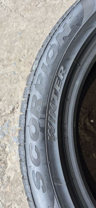 4 anvelope iarna ca si noi Pirelli 225/55/19.Pretul este pe bucata.