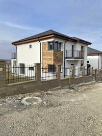 Casa individuala, 6 camere, 205 mp, panorama, de vanzare in Chinteni
