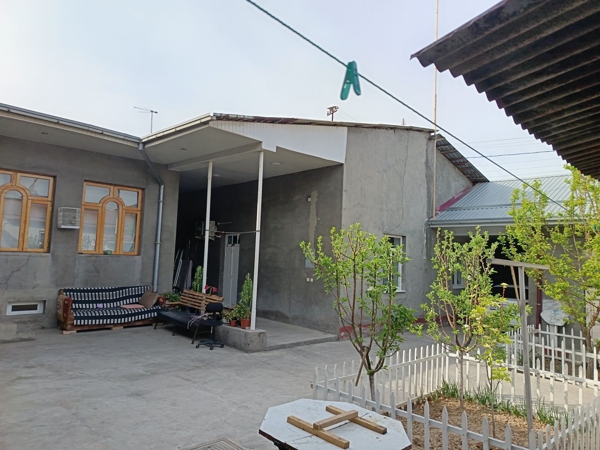 Hovli sotiladi chuqursoyda 5sotih 10ta hona