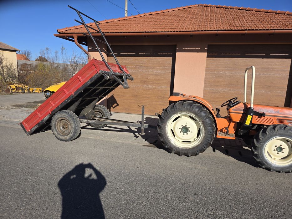 Remorca monoax basculabila pe spate