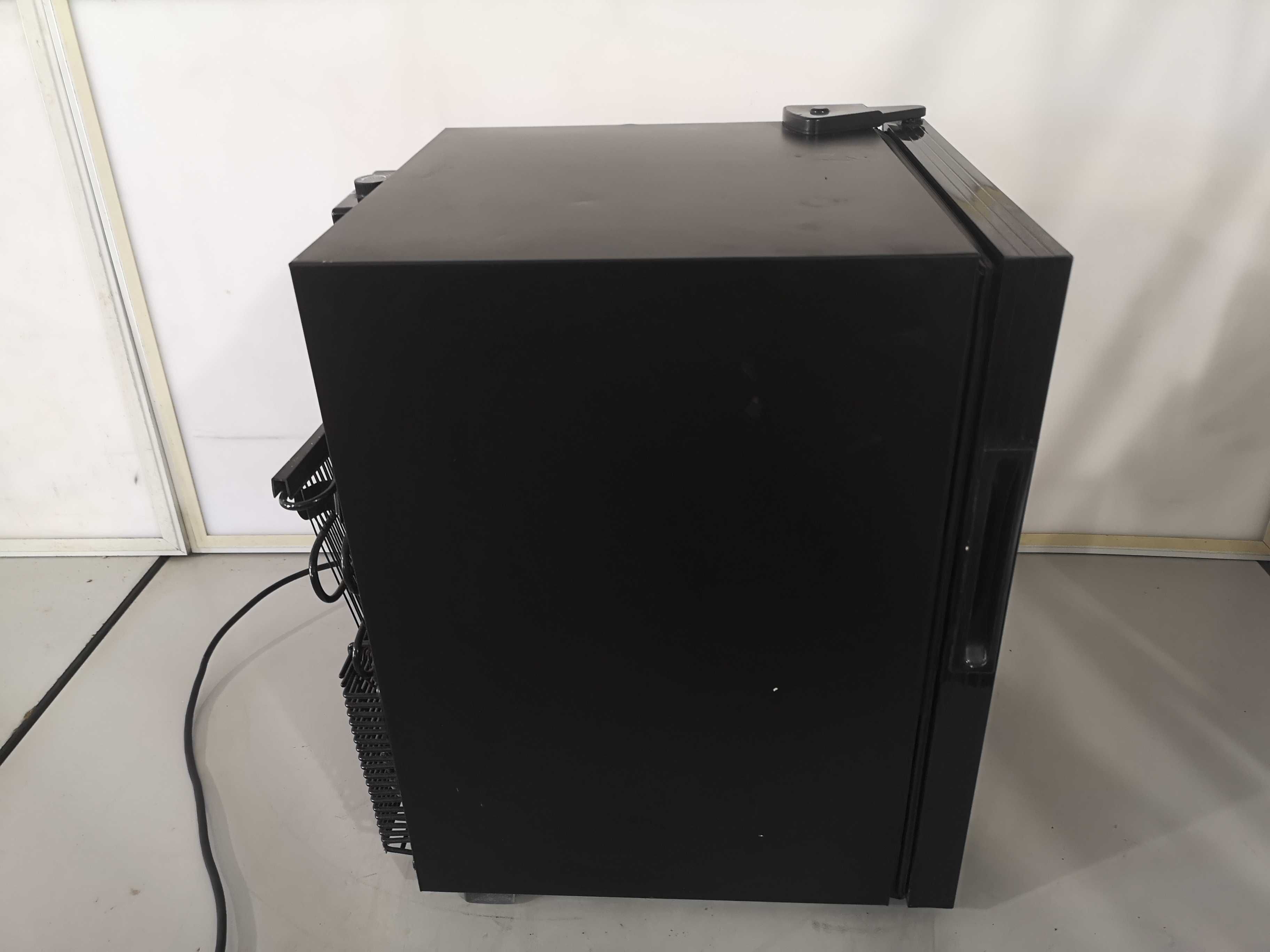 Хладилник - COUNTERTOP SC21 80w