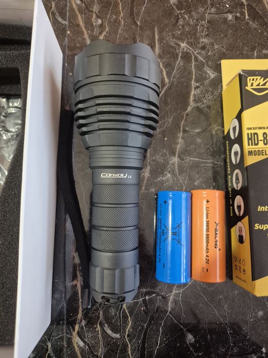 Продамам два броя фенери convoy и led lenser