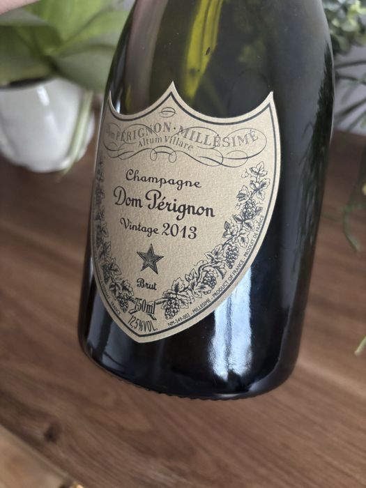 Празна бутилка Dom Perignon 2015