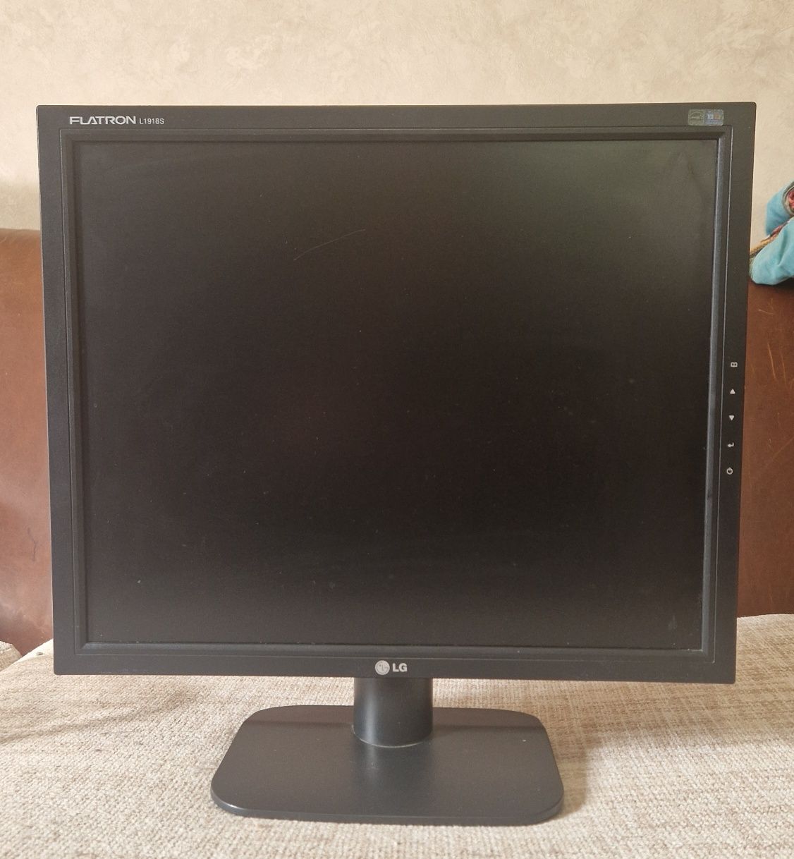 Монитор LG FLATRON L1918S